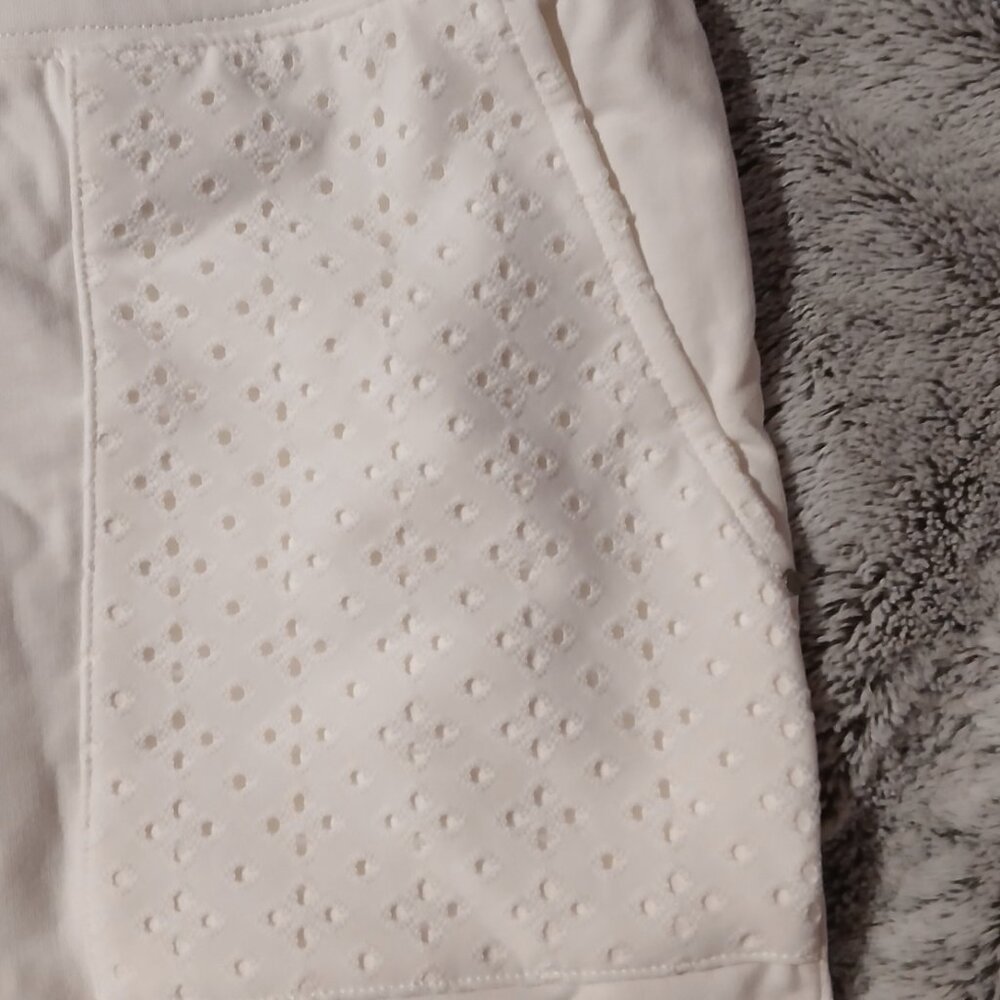 Sport Savvy Women's Eyelet Pocket Pull On Knit Shorts White SZ XL - Picture 2 of 6